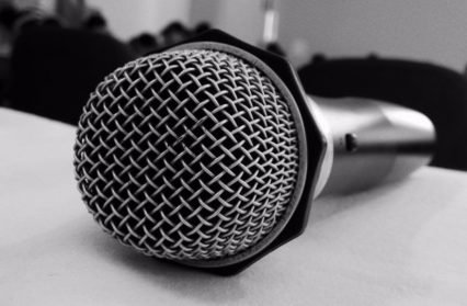 WalesArtsReview's tweet photo. Pennod llawn dop o @PodlediadClera:  Pwnco o Dy Newydd, sgwrs gyda golygyddion @ystampus, brwydyr Slam Farddol a mwy
https://t.co/4Odg3c1wO6 https://t.co/wXRjWL98lC