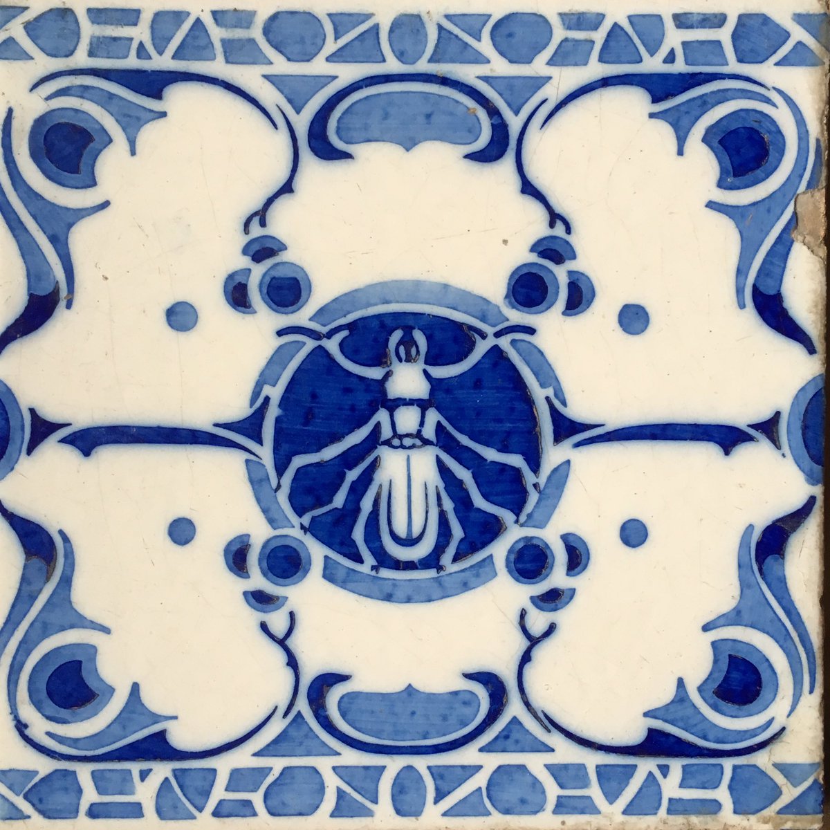 mkitchensmith's tweet photo. Fantastic  design #art nouveau #tile #personalcollection #insects #graphicdesign https://t.co/EKo5gmQmHR