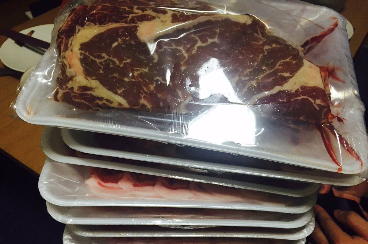報酬入ってきたのでビジネス仲間と肉パ🍖