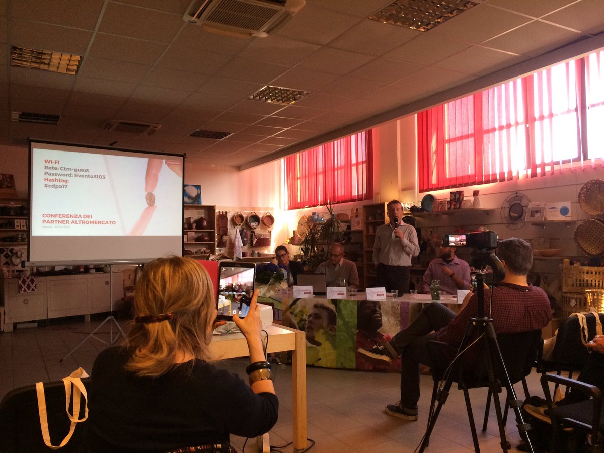lab_arco's tweet photo. Inizio della #conferenza #partner di @altromercato #cdpa17 ci siano anche noi @YSBCUF @lamadca @OxfamItalia @Coopermondo @IstitutoOikos https://t.co/EAxHL0w9mX