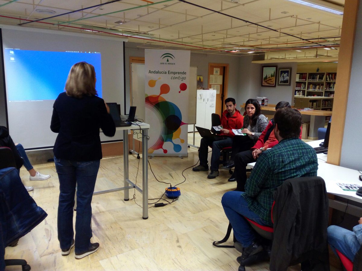 cadejaen's tweet photo. Esta mañana EL #CADECazorla imparte formación en el @ginfocazorla a a unos 20 jóvenes, que participan en el #ProgramaAgita de la @dipujaen https://t.co/yAhMg9eBLb