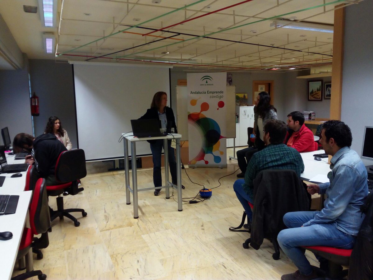 cadejaen's tweet photo. Esta mañana EL #CADECazorla imparte formación en el @ginfocazorla a a unos 20 jóvenes, que participan en el #ProgramaAgita de la @dipujaen https://t.co/yAhMg9eBLb