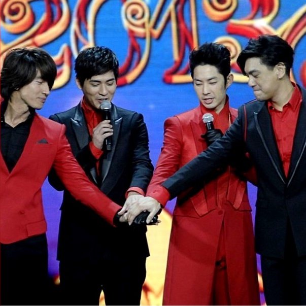 eukistrawhat's tweet photo. A group who started all the craziness of fans… f4 forever!
#Fantasy4ever #F4taiwan https://t.co/SfvdpuPZR7