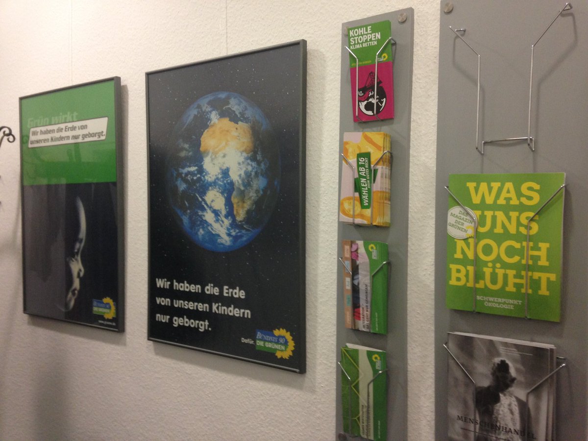 NFornoff's tweet photo. #LandBundTour heute zuerst bei @Die_Gruenen in der Zentrale vorbeigeschaut und über #Ökologie 🌻💚und #Europa 🇪🇺diskutiert @StaatsSabrina https://t.co/psJUdVhVZk