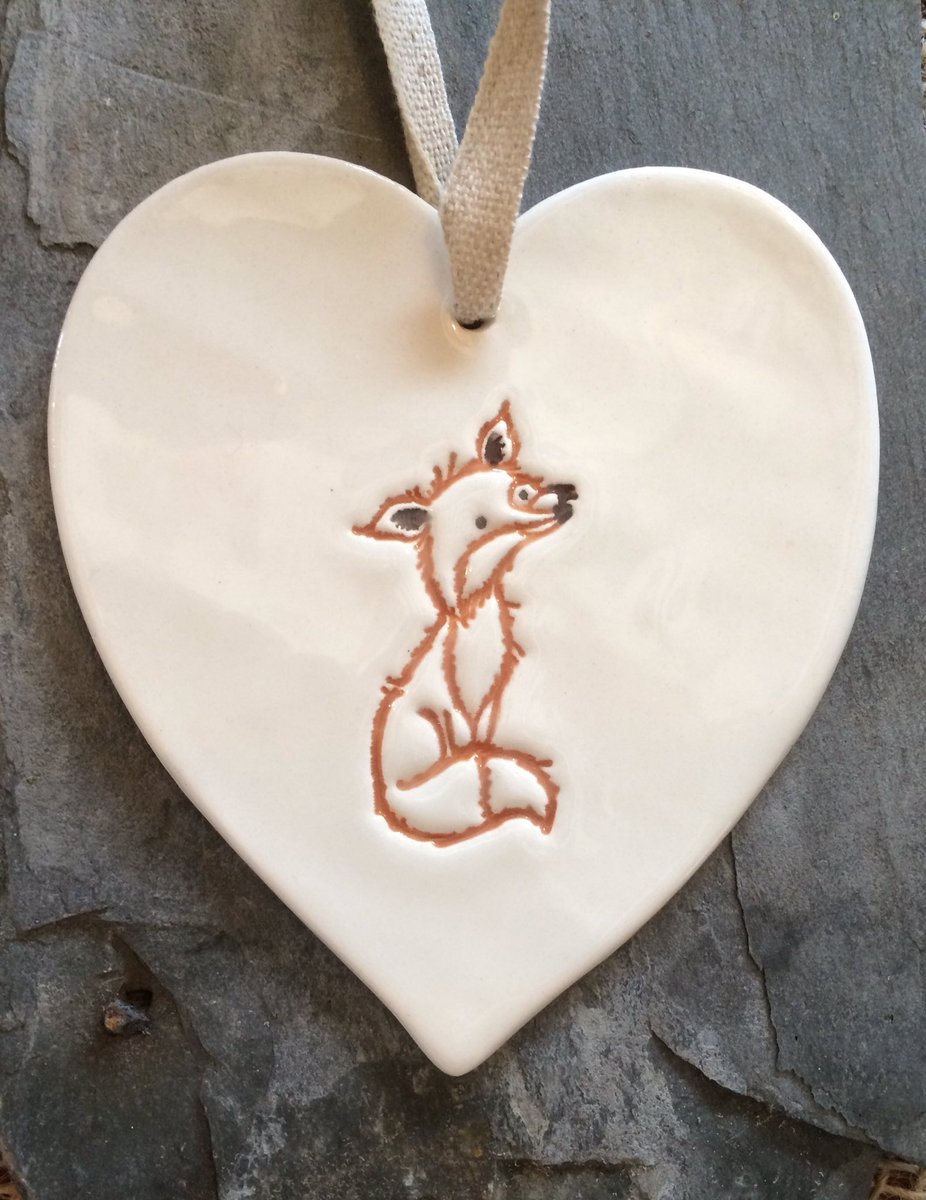 PulseLondonShow's tweet photo. Discover the #handmade personalised #ceramic gifts by @BroadlandsPot at #Pulse17. Stand:H65  https://t.co/0ynrCHbGA9 https://t.co/Ufs46uNlGJ