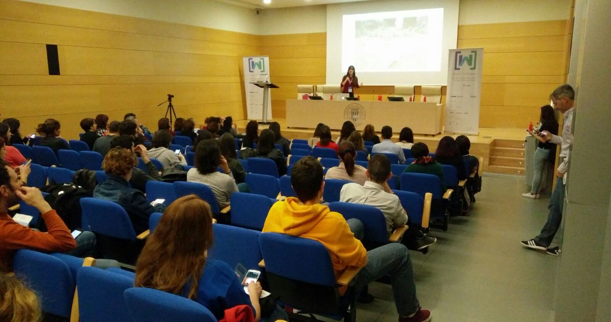 patrypons's tweet image. Arrancamos el @WtmValencia hablando de #AnimalComputerInteraction #wtmvalencia #womeninstem @etsinfupv 😄 super ilusionados con este evento!