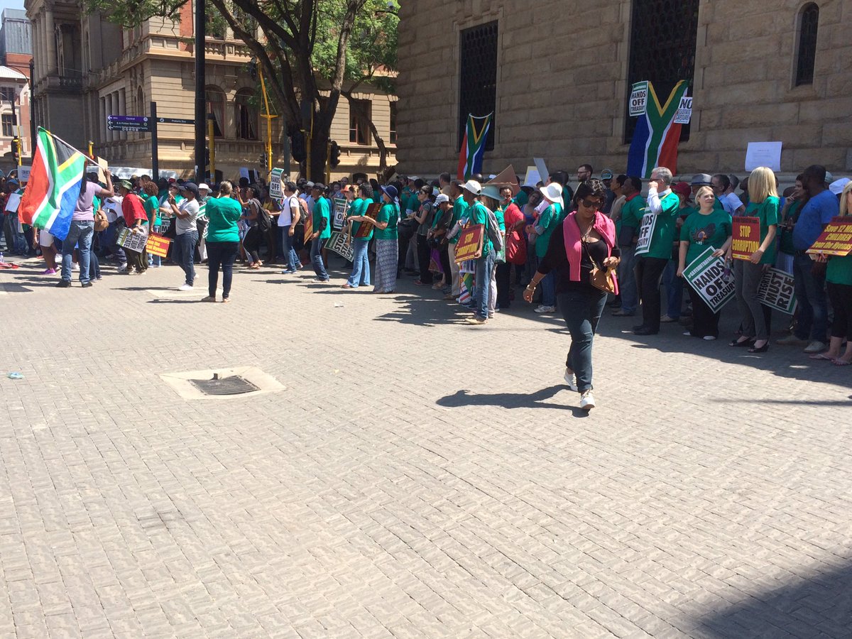 ThatoMatshitsa's tweet photo. South Africans standing in solidarity against Zuma and his rogue friends who are looting SA the Guptas #Gordan #FightingAgainstStateCapture https://t.co/bOG2Vn1fAI