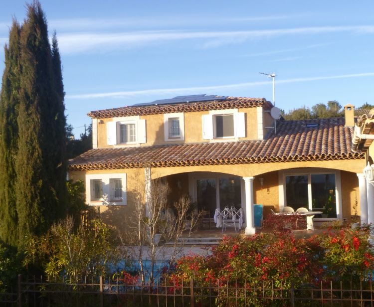 DualSun_fr's tweet photo. Locale, fiable, innovante : témoignage d'une installation made in France en autoconsommation! https://t.co/uPQN2sQTG9 https://t.co/vumhKT5Nq6