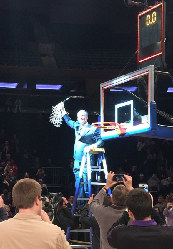 BKemph's tweet photo. All the things we missed when ESPN couldn't show one second of the celebration!  TCU NIT Champions!  #FrogsAndTheCity @TCUBasketball @espn https://t.co/Jp859VyXmG