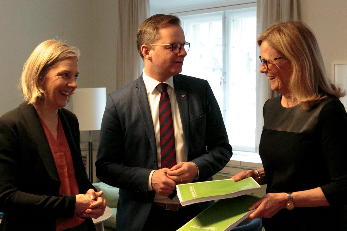 Betänkandet Substitution i Centrum är överlämnat till regeringen: regeringen.se/pressmeddeland…