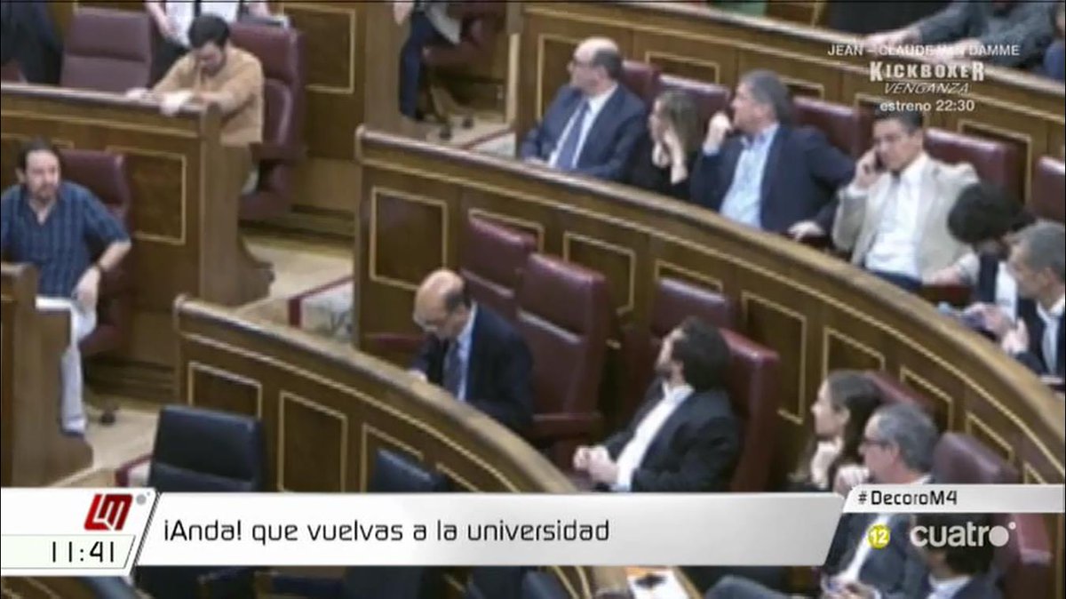 mananascuatro's tweet photo. .@Pablo_Iglesias_ se encara con la bancada naranja y @CiudadanosCs grita: "Esto no es la universidad". ¿Quién falta al decoro?. #DecoroM4 https://t.co/kQB61zqUjC