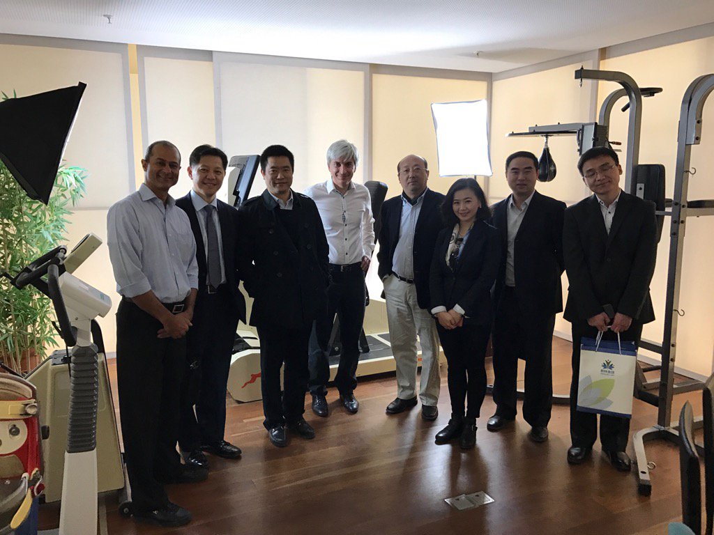 cybermax's tweet image. Same delegation from Shanghai. Different picture. #allegrobot #dynamicdevices #healthcare