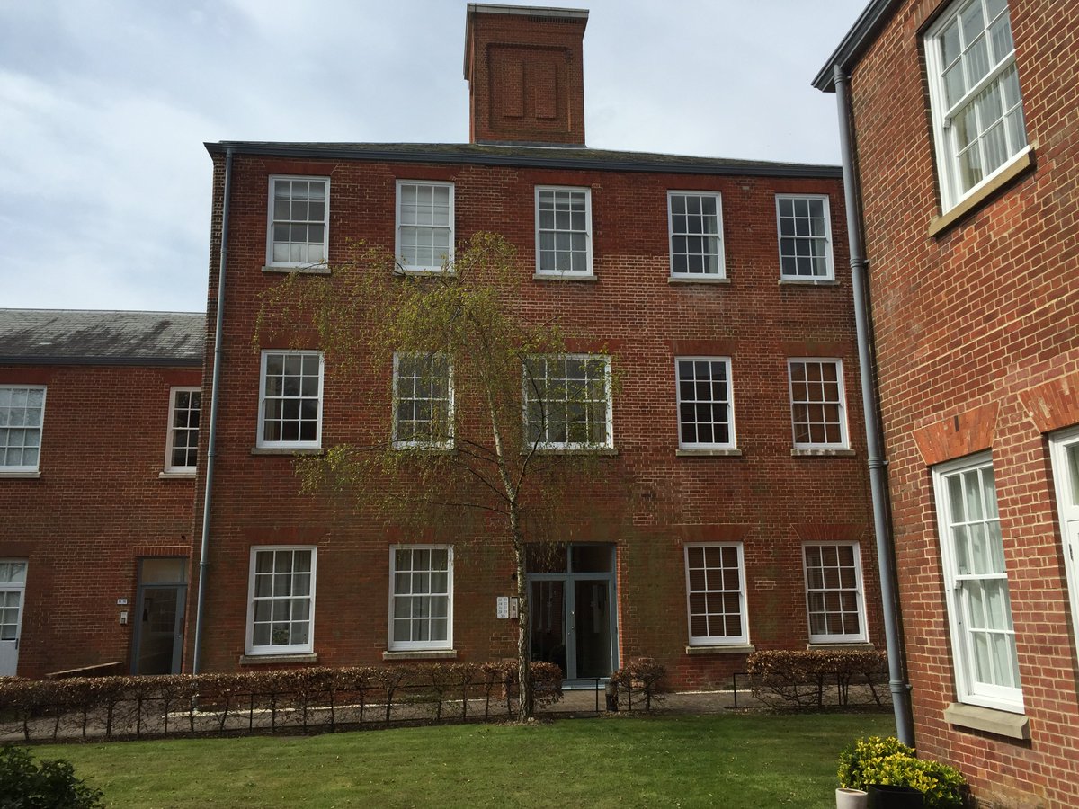 puremoveltd's tweet photo. LET AGREED - 1b flat in #KnowleVillage. If you are looking for a tenant we can help you. 01329 830117. #Puremove #PropertyHants https://t.co/Fxmh87fBdT