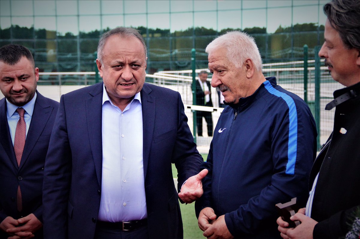 KastamonuRotary's tweet photo. Meslek Ödüllerimizin ilkini Kastamonuspor'un 40 yıllık emektar malzemecisi Ünal Feyzioğlu'na takdim ettik.. https://t.co/j9yl6EQGgm