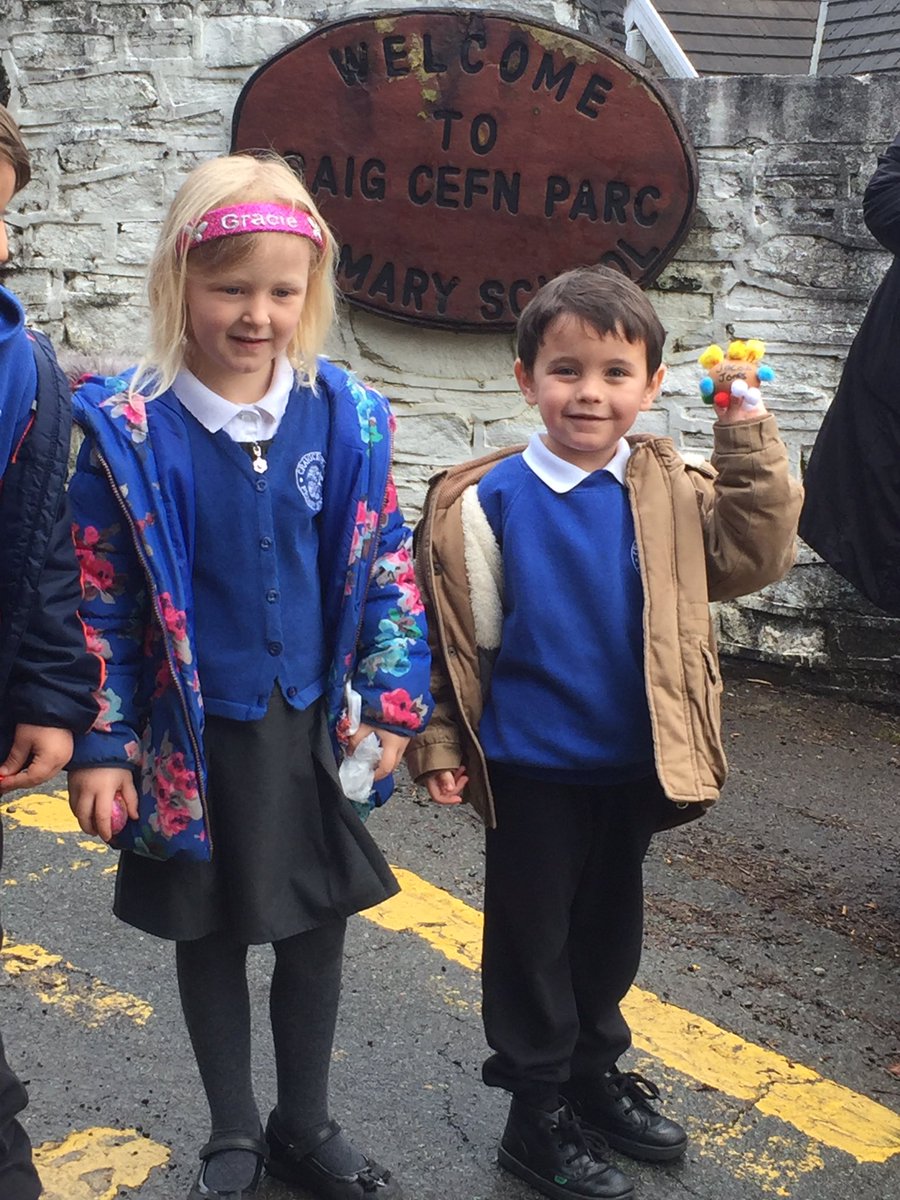 CCPPSchool's tweet photo. 🐣And the annual 🍳 egg rolling is underway. Un, dau, tri... #ccpFP #ccpcommunity #ccpEaster 🐣 https://t.co/zYuCFjK7TK