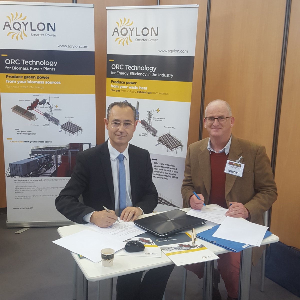 AQYLON's tweet photo. #salon, #boisénergie, #biomasse, #Limoges @AQYLON signs a Partnership Agreement during the "Bois-Energie" Exhibition in Limoges (Stand D111) https://t.co/CuyIHTXVxp