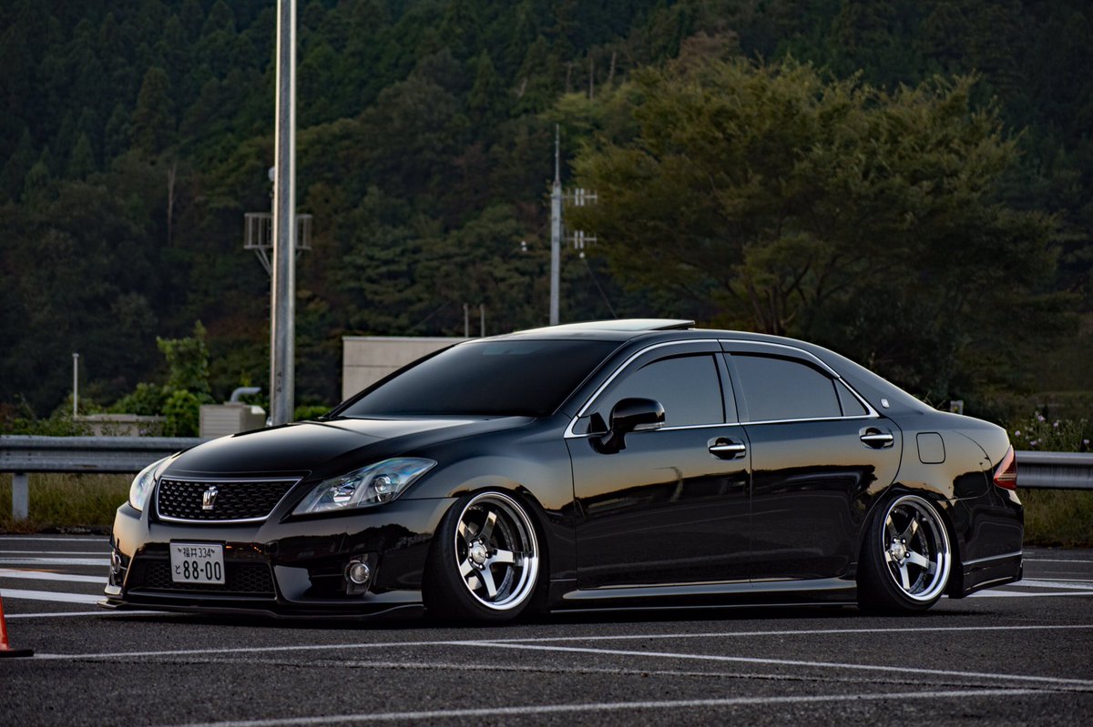 taaa612's tweet photo. #直感でいいなぁって思った人はRTだよ

#grs200 #crown #20クラウン https://t.co/3eqqViqPxu