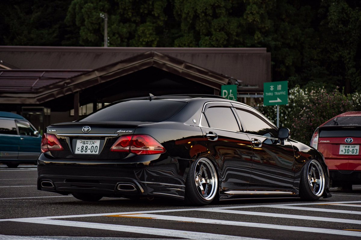 taaa612's tweet photo. #直感でいいなぁって思った人はRTだよ

#grs200 #crown #20クラウン https://t.co/3eqqViqPxu