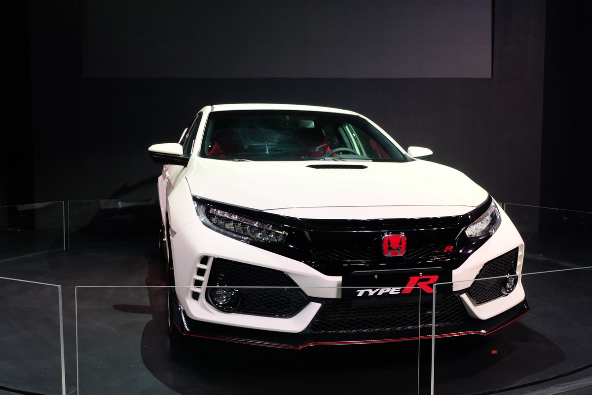 CarWhoops's tweet photo. #CWNews

India-Bound @Honda Civic Type R Showcased At Manila International Motor Show 2017.

#Honda #AutoShow #CivicTypeR #MIAS2017 https://t.co/AfhEdOPw90