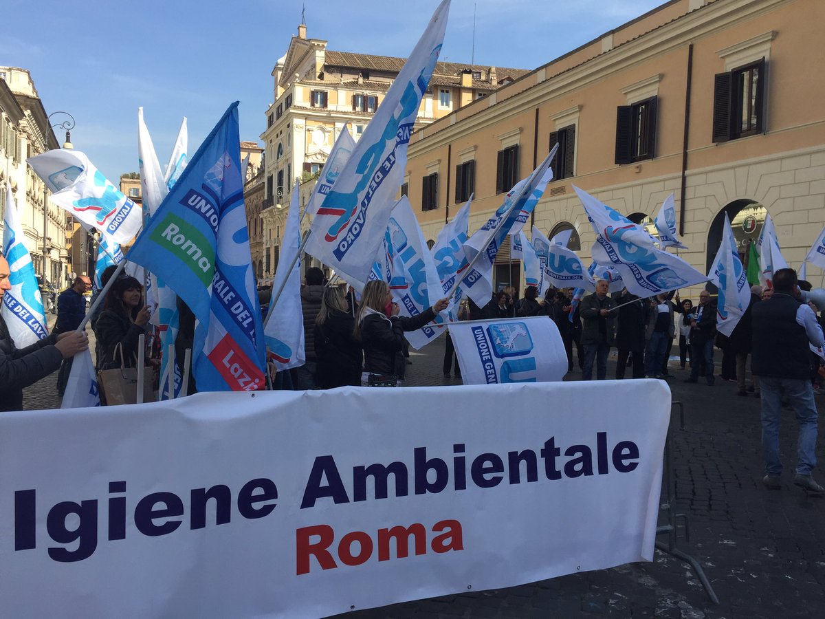 UglConsigliere's tweet photo. ✔️La @UGLNazionale con Il Vice SegGenerale #GiancarloFavoccia in piazza a Roma a sostegno della Federazione @UGLIgAmbientale https://t.co/XeTRXVbwyK