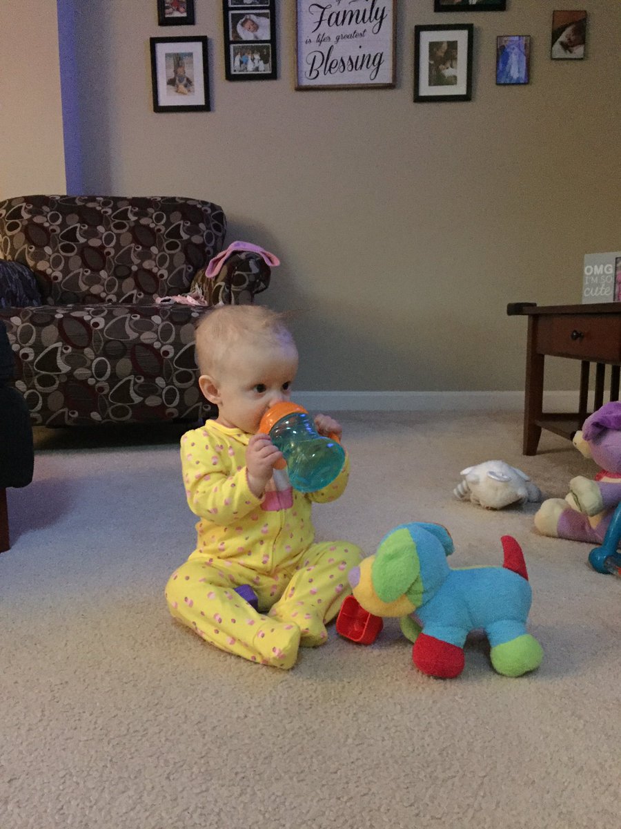 cbaprekb's tweet photo. #pipermae #43weeks or #301daysold #happybirthday 👼🎂#captaincrawler #i❤️school #ieat 🌭 #hotdogs #veggy #fruits2 @megs111012 #weareblessed🙌❣️ https://t.co/ei6vBELrw1