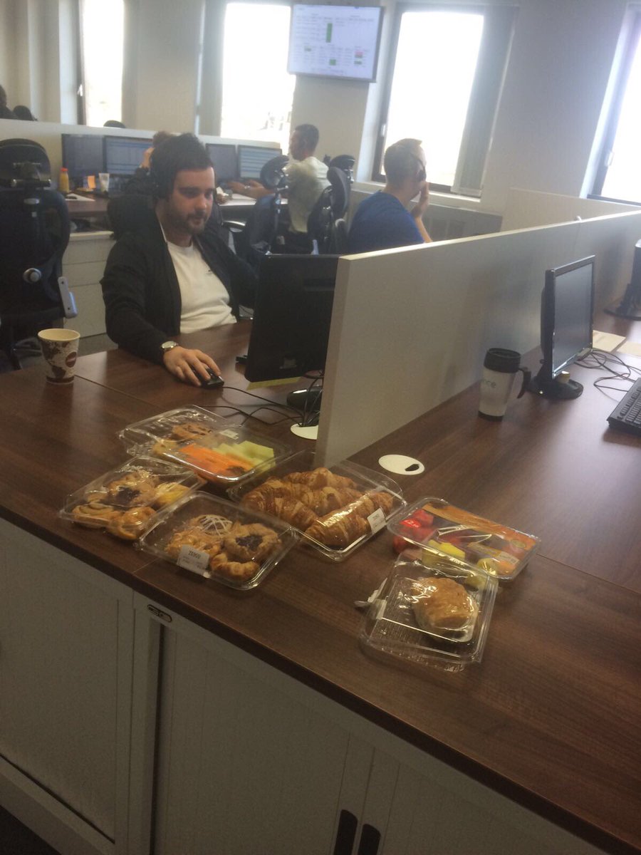 Progressive_Mny's tweet photo. Celebrating a record month with breakfast at @ClickFinance @stacey_evo @Chris_EvoMoney https://t.co/qyg5x6hEcE