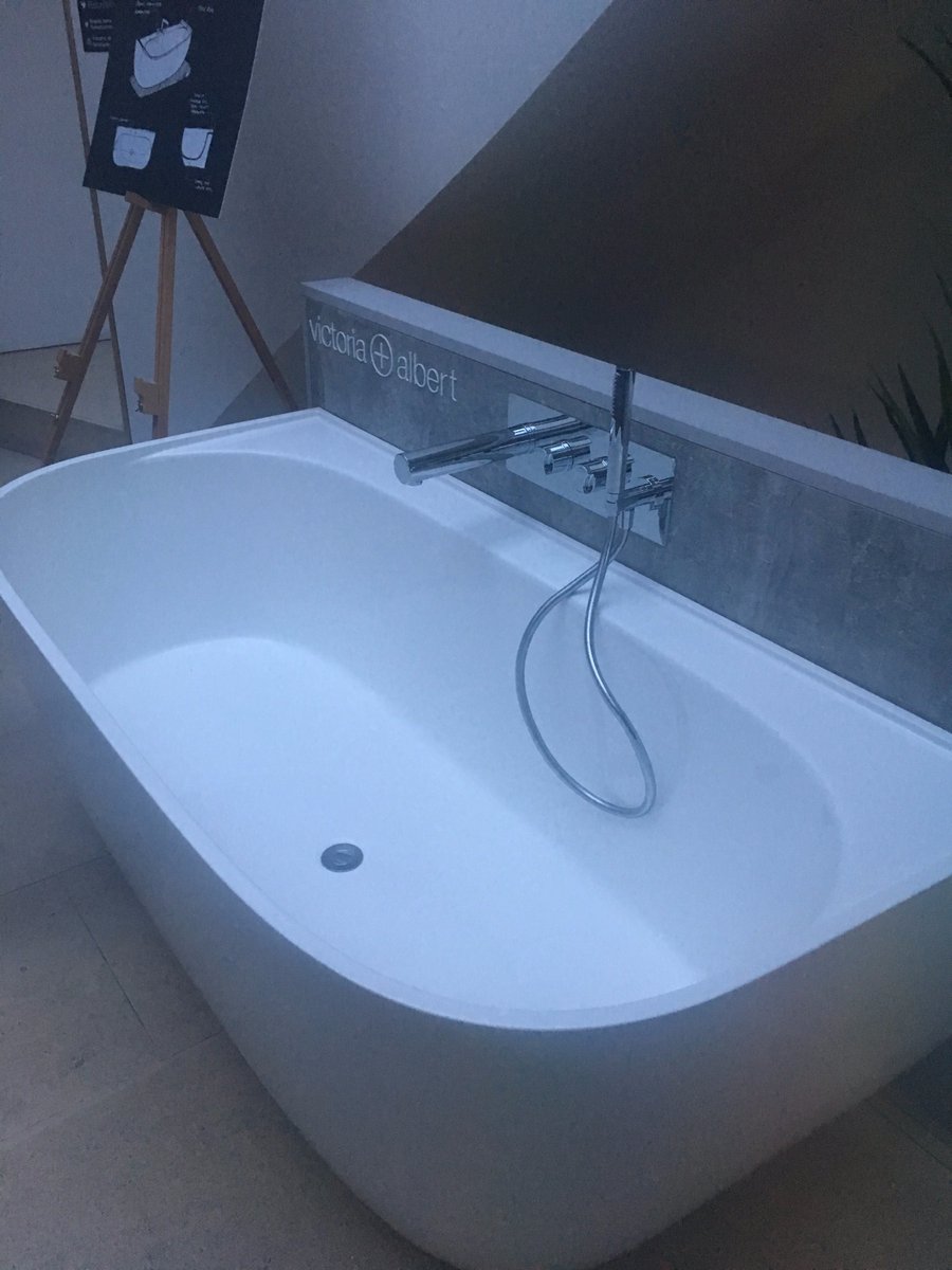 Premier Contracts tweet media