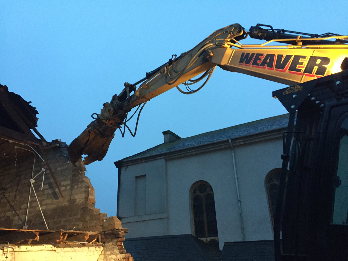 weaverdemo's tweet photo. Demolition of the Plymouth History Centre has commenced. #Plymouth #demolition #weaverdemolition #theweaverway
https://t.co/jXzRQ1uXr8 https://t.co/gZ3Hcvauwz