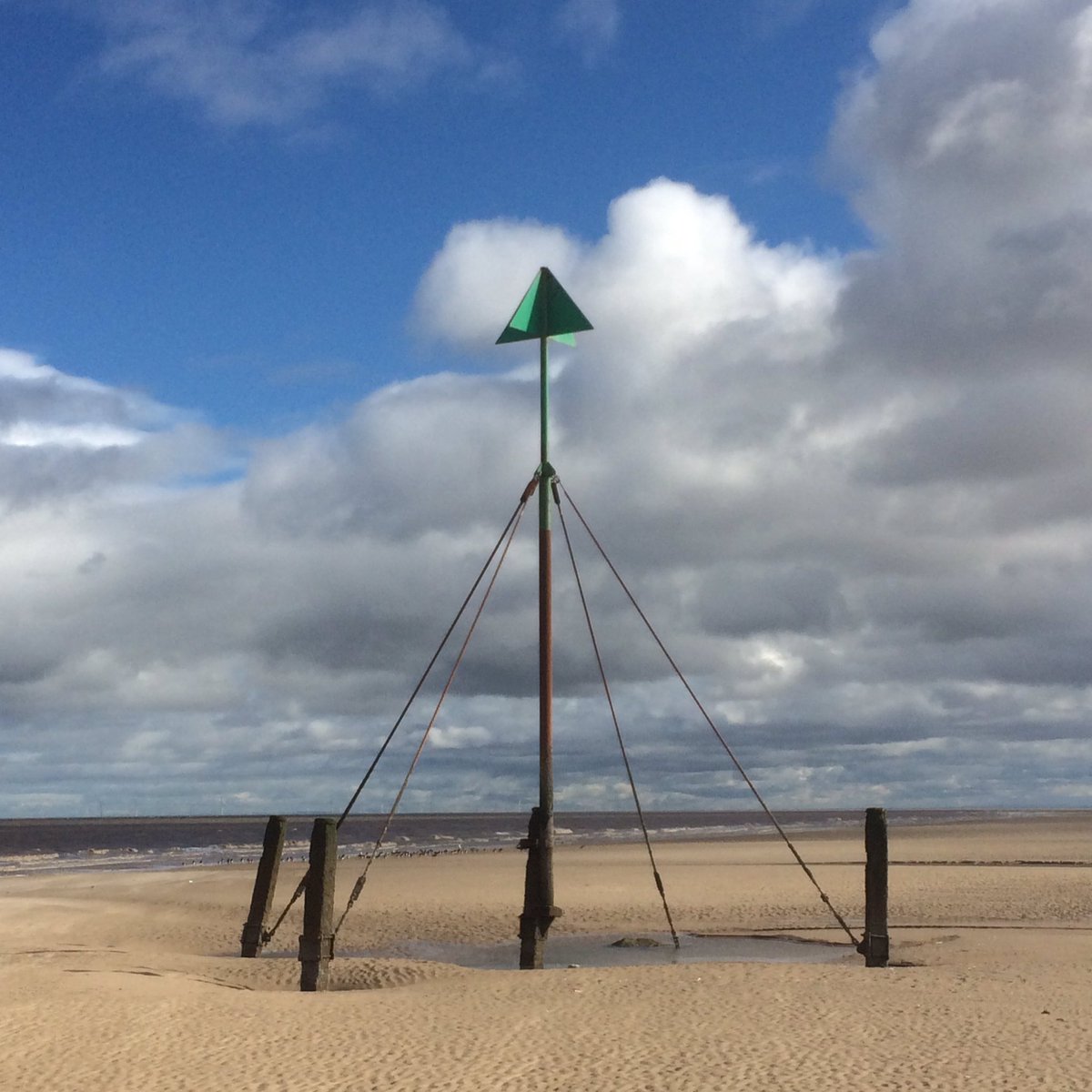 TEAM_C_Cymru's tweet photo. Sunny Prestatyn! Looking forward to our opening night of #NTWDreaming in neighbouring #Rhyl don't forget your tickets!@NTWtweets #LoveRhyl https://t.co/Bjcs22CrUs