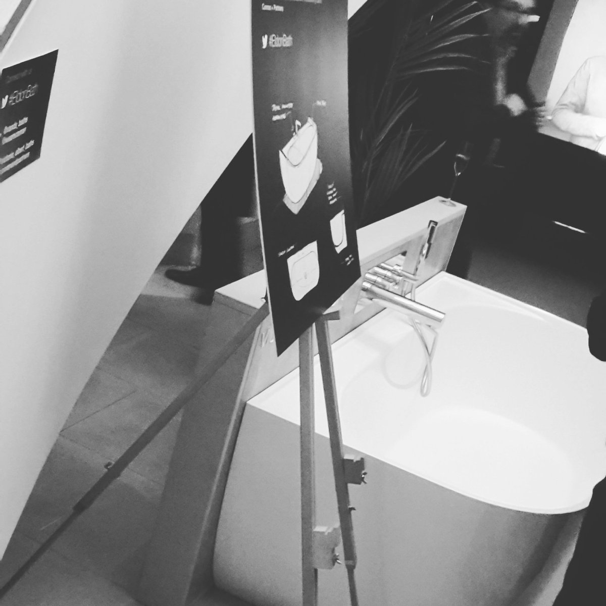 Premier Contracts tweet media