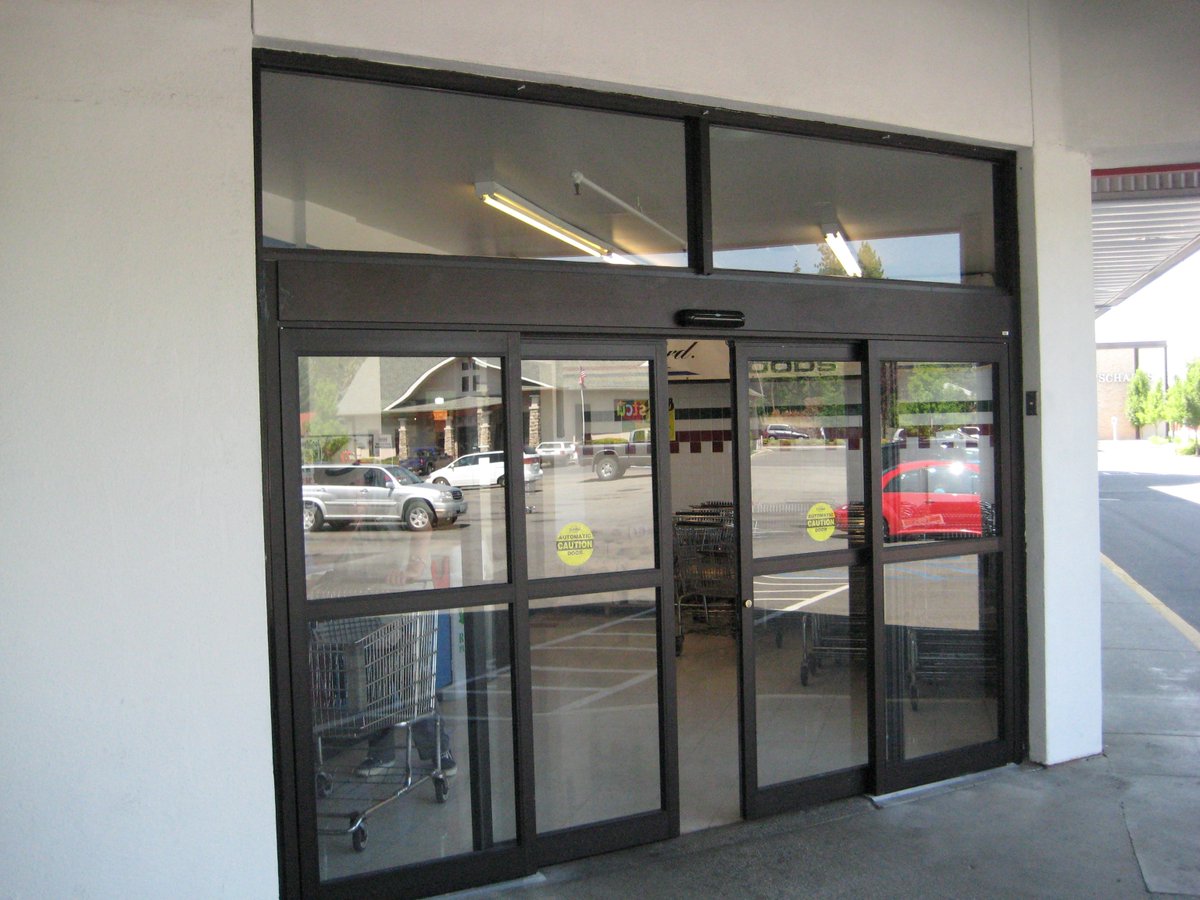 Meracdxb's tweet photo. #automation #door #dubai we do supply and install automatic door in Dubai 0557121979 https://t.co/bpy03St0SB