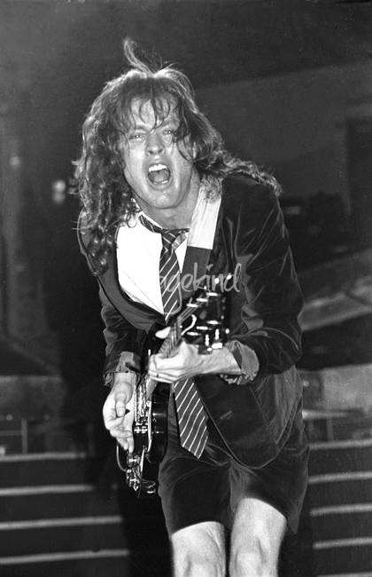 Auguri ad Angus Young! Happy birthday to you!!!! You are always the best!   
