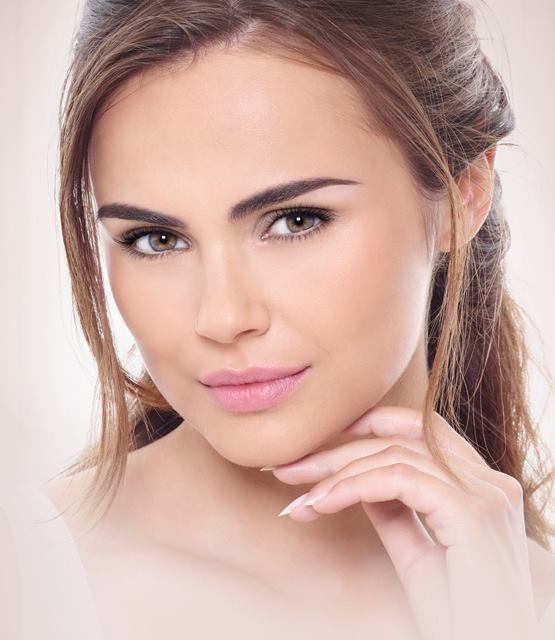 IsaDoraIreland's tweet photo. Xenia Deli wearing NEW Cover Up Stick 'n' Brush foundation! #goflawless ✨🌟 https://t.co/bAwll0Hn0N
