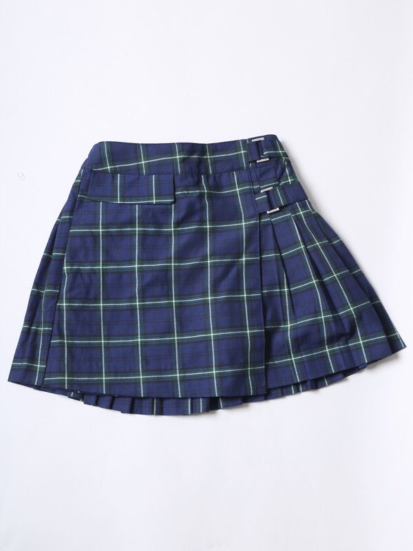 moametal1216's tweet image. WEGOに売ってる？！

欲しい💗

1枚目さくら学院夏服

2枚目WEGOに売ってるスカート