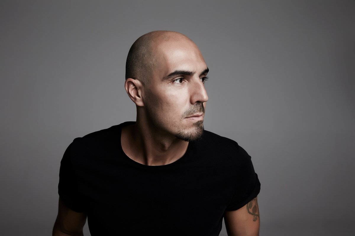 ReFreshOFC's tweet photo. 24 April
Re-Fresh presents @SamPaganini
https://t.co/LBKWKpf29E
#refresh17 https://t.co/WH5MJ0easZ