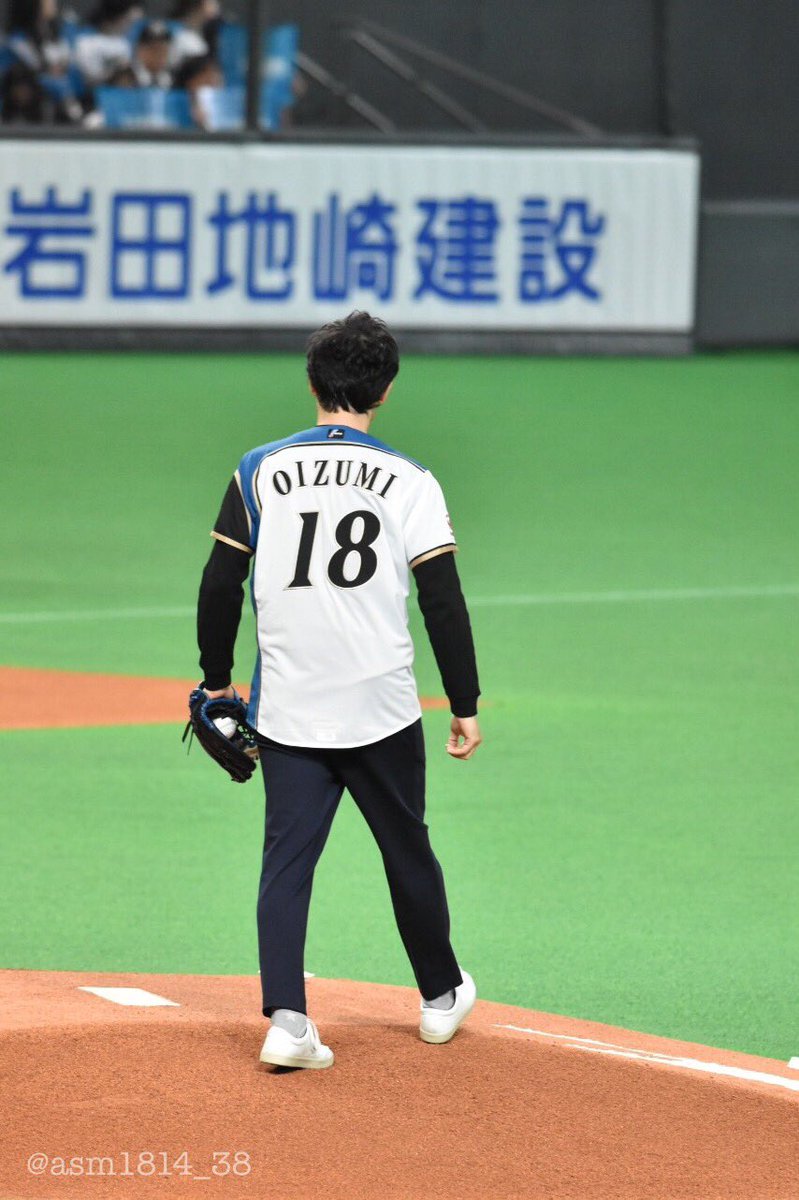 あさ は もえつきた 17 03 31 札幌ドーム 今年の開幕戦始球式は北海道の大エース様でした 子猫ちゃんだから嬉しい ところでこれで札幌ドームの始球式何回目だろう 始球式 大泉洋 あさ は もえつきた 17 03 31 札幌ドーム 今年の開幕戦始球式は北海道の大エース様でした 子猫ちゃんだから嬉しい ところでこれで札幌ドームの始球式何回目だろう 始球式 大泉洋
