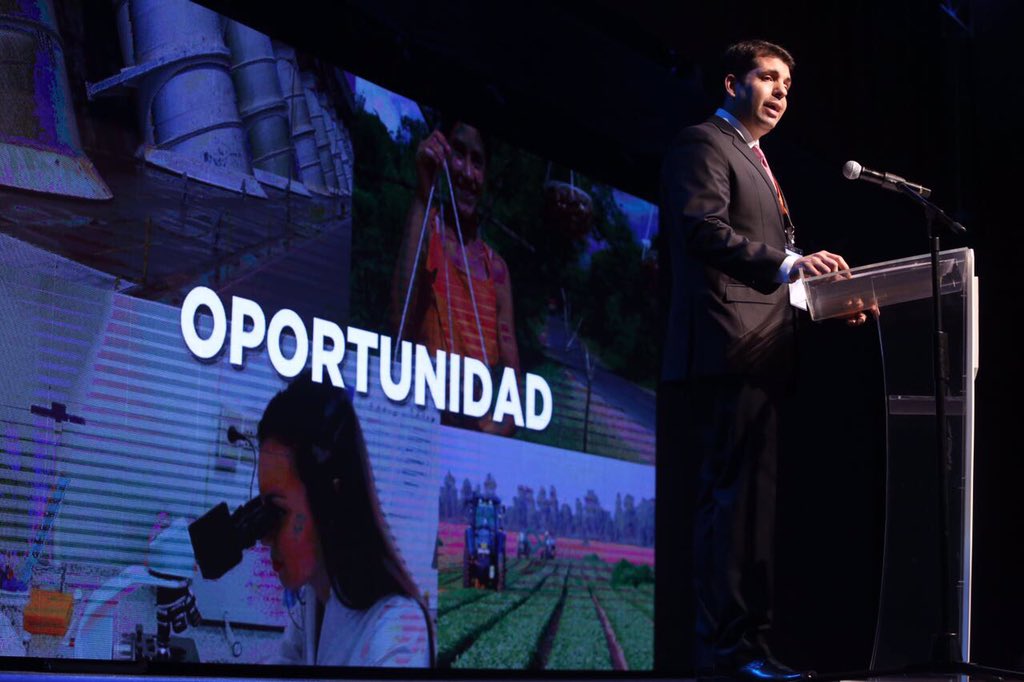 Senatur_Py's tweet photo. "Paraguay es un país de oportunidades" #AsambleaBID #marcapaís https://t.co/zjTHjf3Cma