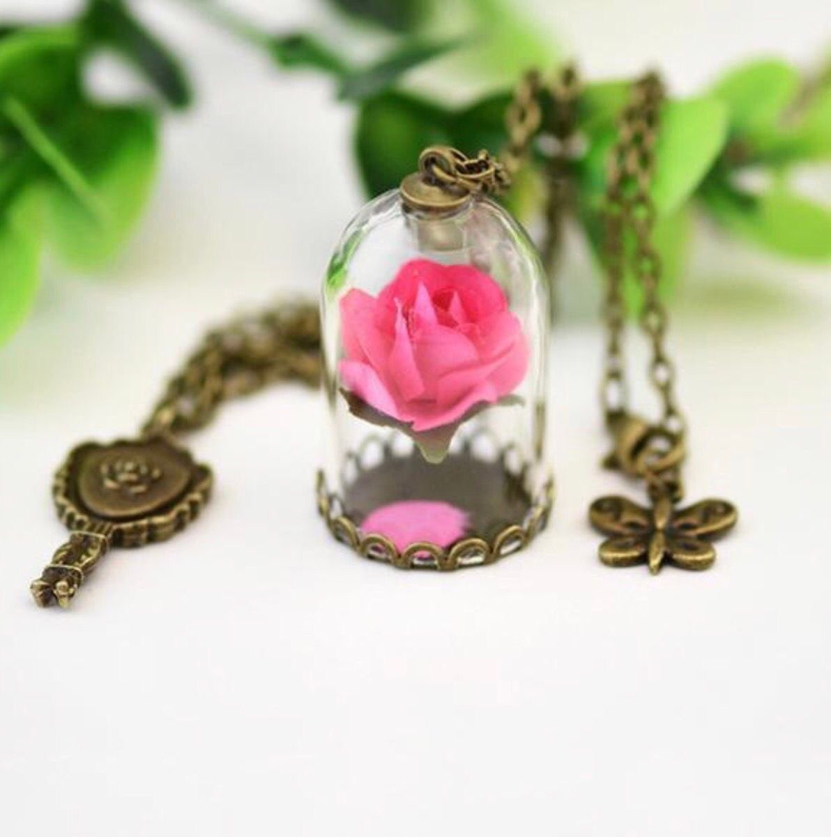 __cocoawendy's tweet photo. This Beauty & The Beast Necklace is Beautiful 🌹😍
I got mine here
https://t.co/zC3AaZsjaT 🥀 by #ExploreVSCO via @c0nvey https://t.co/nDCDFtqJmM