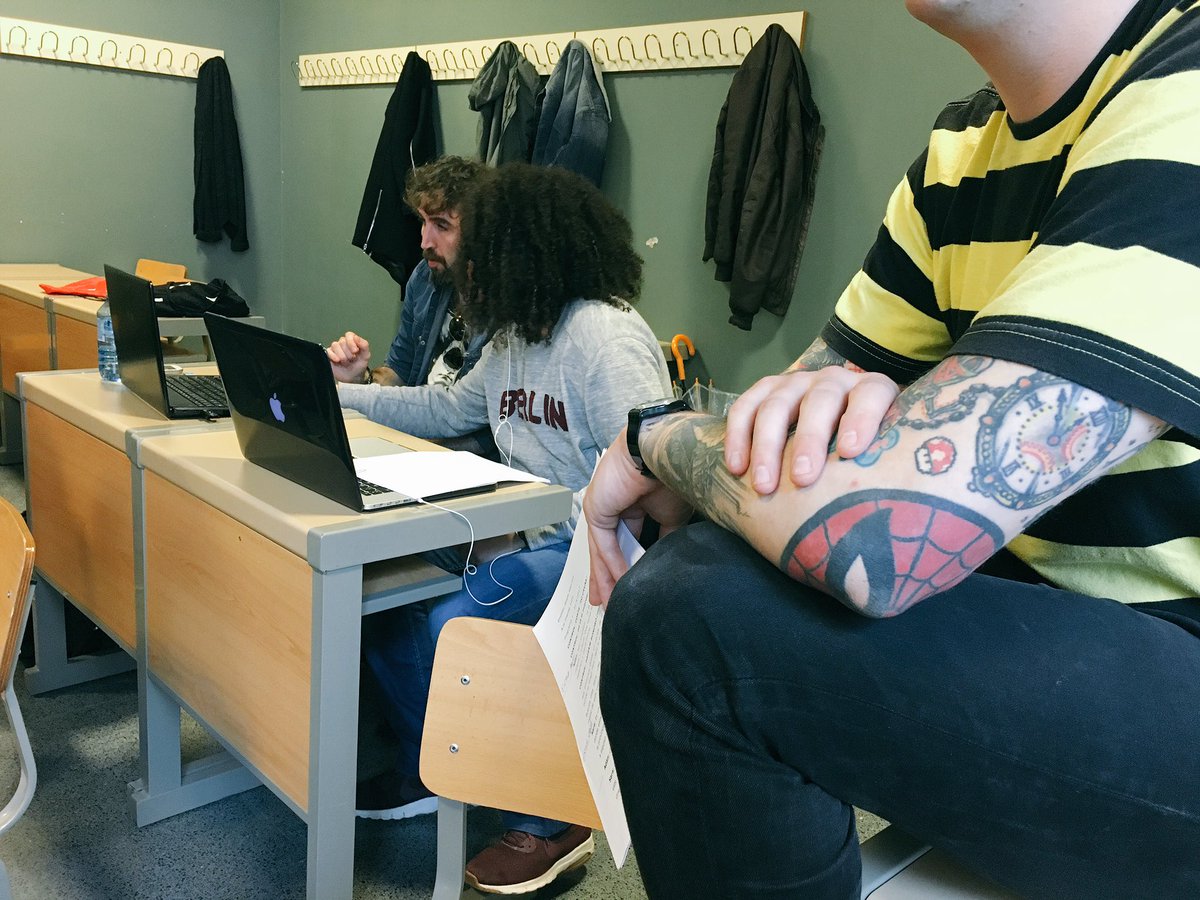 alamierdaradio's tweet photo. Dando los últimos retoques para daros lo mejor de nosotros 🔥 https://t.co/qrZZX7BNlG