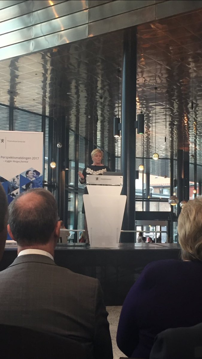 -Digitalisering gir effektivitet i off. sektor,  @Siv_Jensen_FrP #perspektivmeldingen <a href="/Abelia_NHO/">Abelia</a> - bedrifter klare for å forts arbeidet!