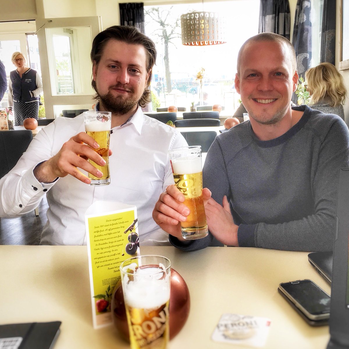 Al bijna een werkdag erop zitten, en nu snel ff lunchen en door naar de volgende afspraak! #mooileven #peroni #bellavita