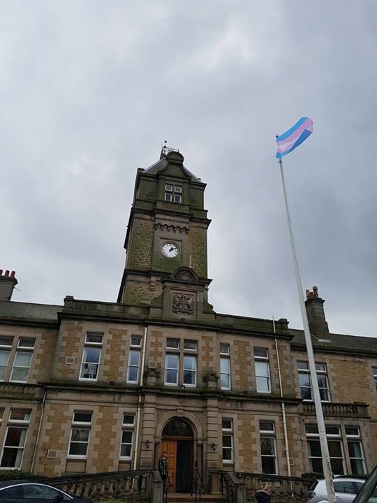 heron_pat's tweet photo. @UNISONNTW @NorthernUNISON @CrichtonJones @rowlands_chris :@NTWNHS raising flag #TDOV #respectourgender #Equality https://t.co/o69egXNeaY