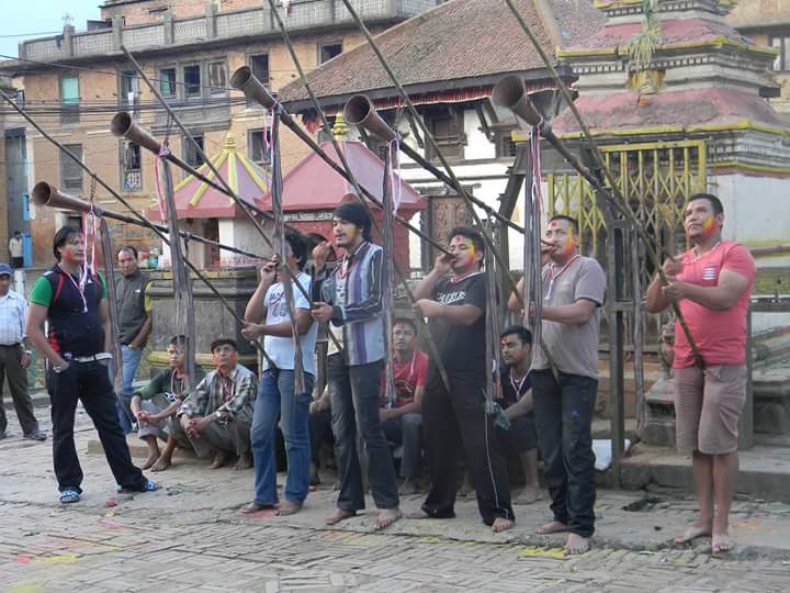 TrolNepalMandal's tweet photo. This kind of musical instrument is called Kaan Baaja कां बाजा 

#NewaMusic 
#NewaMusicalInstrument 
#NewaCivilization 
#NepalMandal https://t.co/yqWaAodRVc