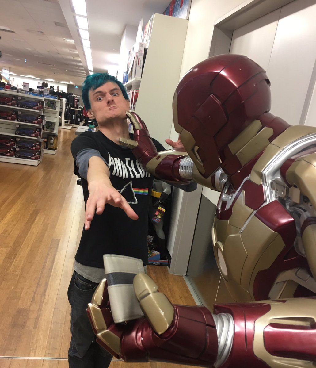 SubparMickey's tweet photo. Damn it Tony! Give it back!
This is why I went DC!
#TonyStark #SaveMeBatman https://t.co/sKk6Cl63J7