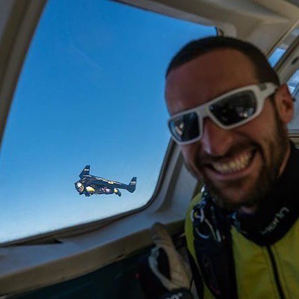 FlyNfriends's tweet photo. #Repost Photobombinglike a boss... ππ #Flo #smile #thuglife
#JetmanTeam #flyingfree #photobomb #upintheair #passio⦠https://t.co/6RchXrKGDF https://t.co/4OvMoIJezx