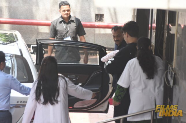 filmsofindia's tweet photo. See Karan Johar's babies!!! 😯😯😍😍
#FilmsOfIndia #Films #Bollywood #BollywoodStars #Filmy #FilmyGossip #Director
https://t.co/e4uaBXvPgo https://t.co/F5Q0IWN6hy