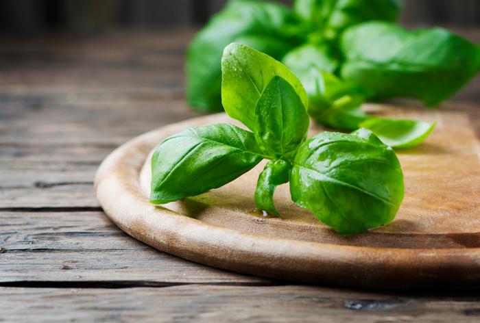 ZomatoSA's tweet photo. #FoodieFriday Question 6:

What herb is used in a caprese salad? https://t.co/fAeIOoqd72