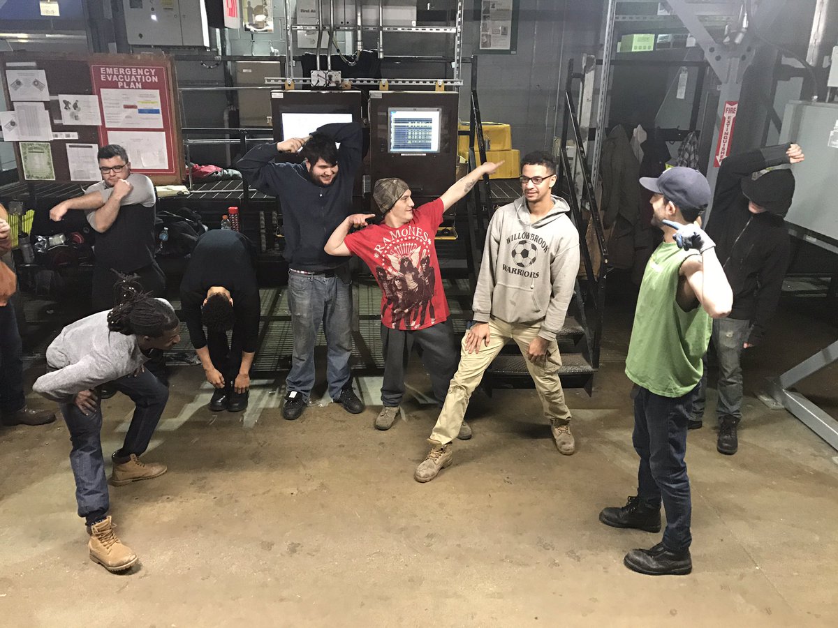 Aly_nikki050's tweet photo. Stretching to start off the PCM on the north primary lead by Nolan Stern #AddisonPreload https://t.co/3uyHm07PNv