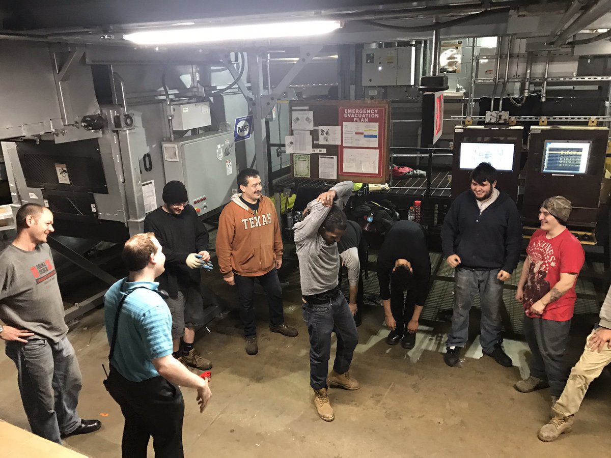 Aly_nikki050's tweet photo. Stretching to start off the PCM on the north primary lead by Nolan Stern #AddisonPreload https://t.co/3uyHm07PNv