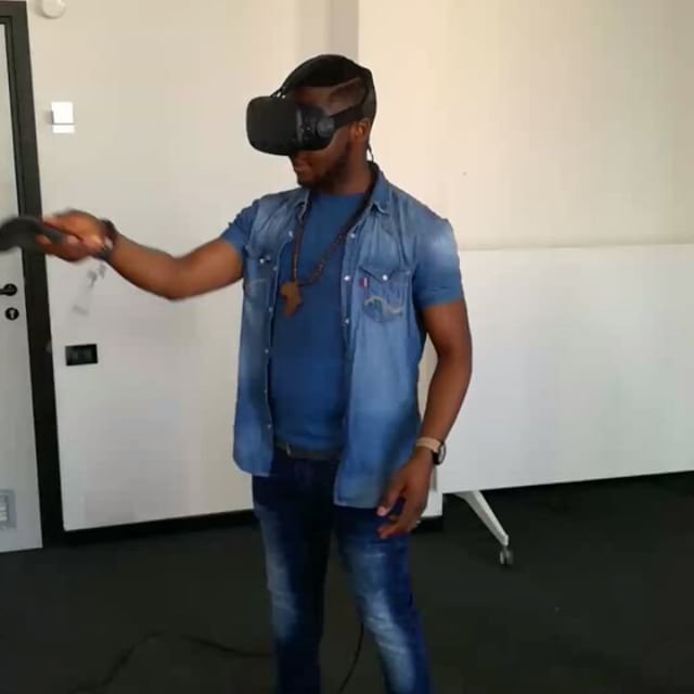 Style_Sheets's tweet photo. La #realtàvirtuale provata da @mr_seven237 da #invrsion. #lenovochamphouse #lenovochampions #LenovoChampions https://t.co/cU4UVeLSJ5 https://t.co/6iqz8wAbna